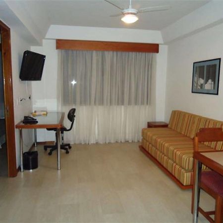 Collins Trade Hotel بورتو أليغري المظهر الخارجي الصورة