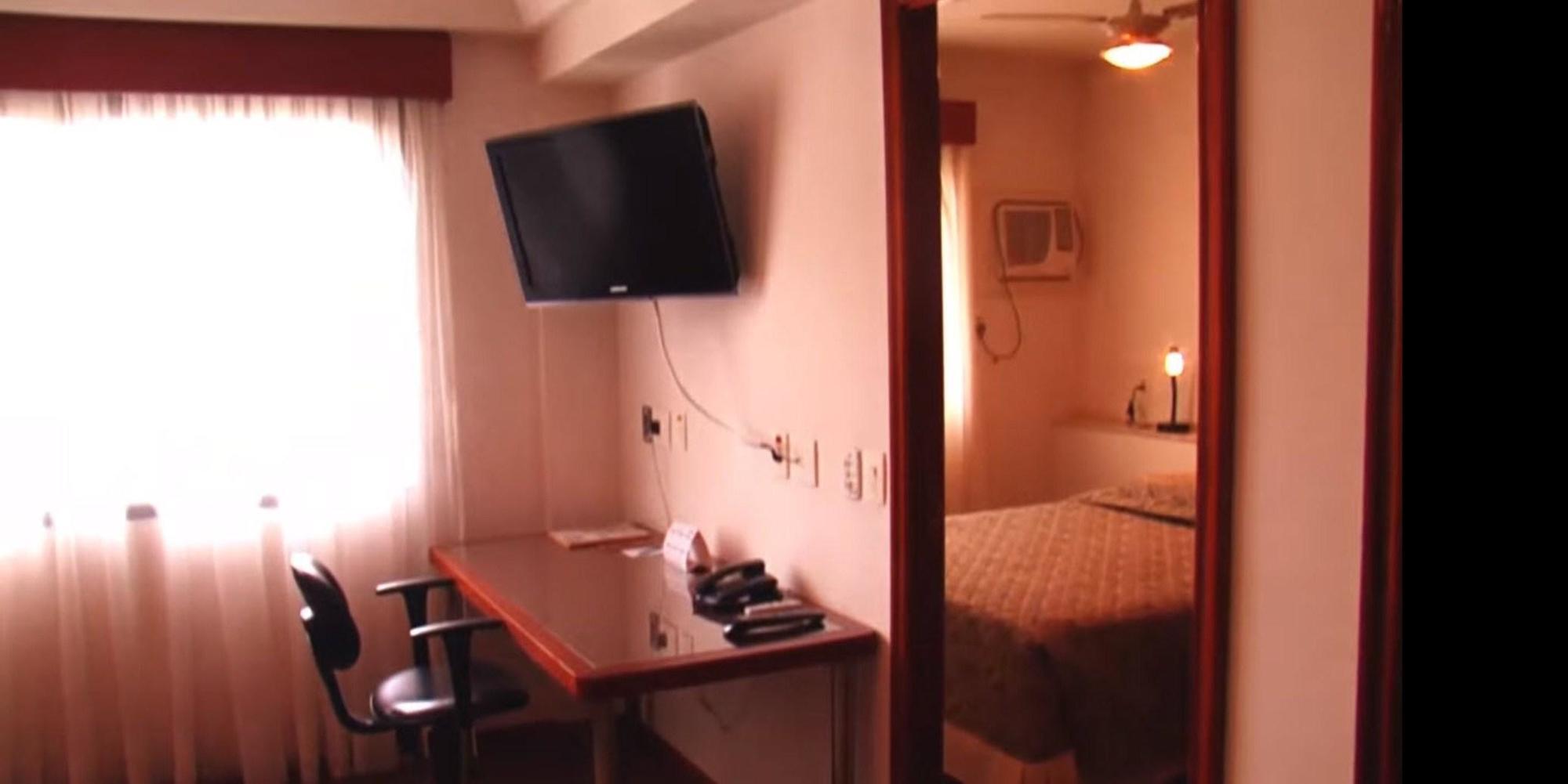 Collins Trade Hotel بورتو أليغري المظهر الخارجي الصورة