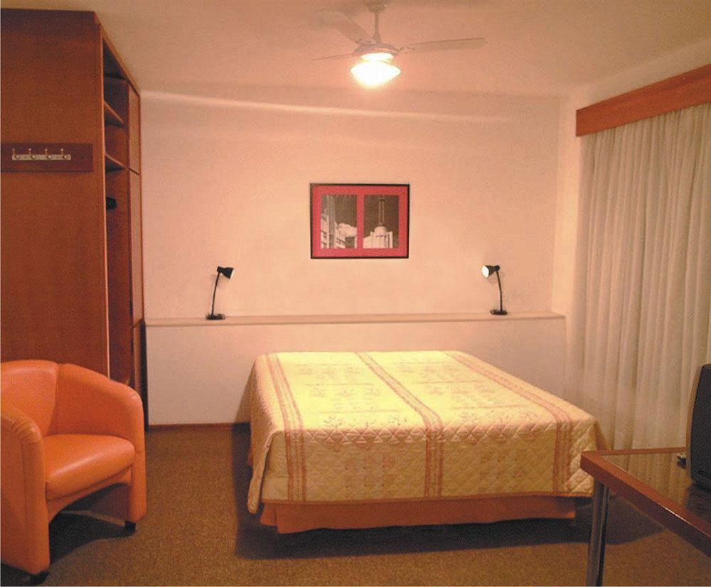 Collins Trade Hotel بورتو أليغري المظهر الخارجي الصورة