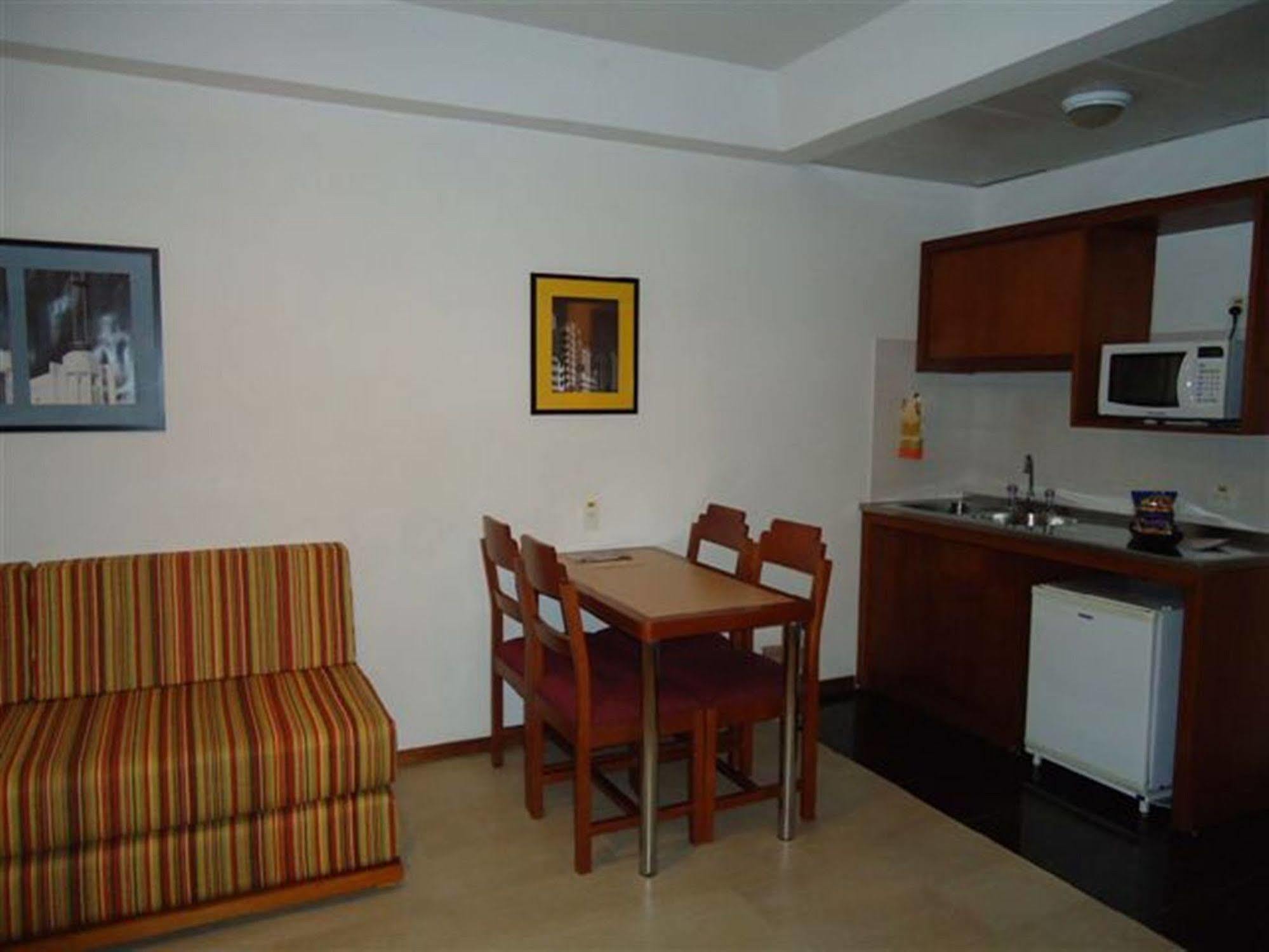Collins Trade Hotel بورتو أليغري المظهر الخارجي الصورة