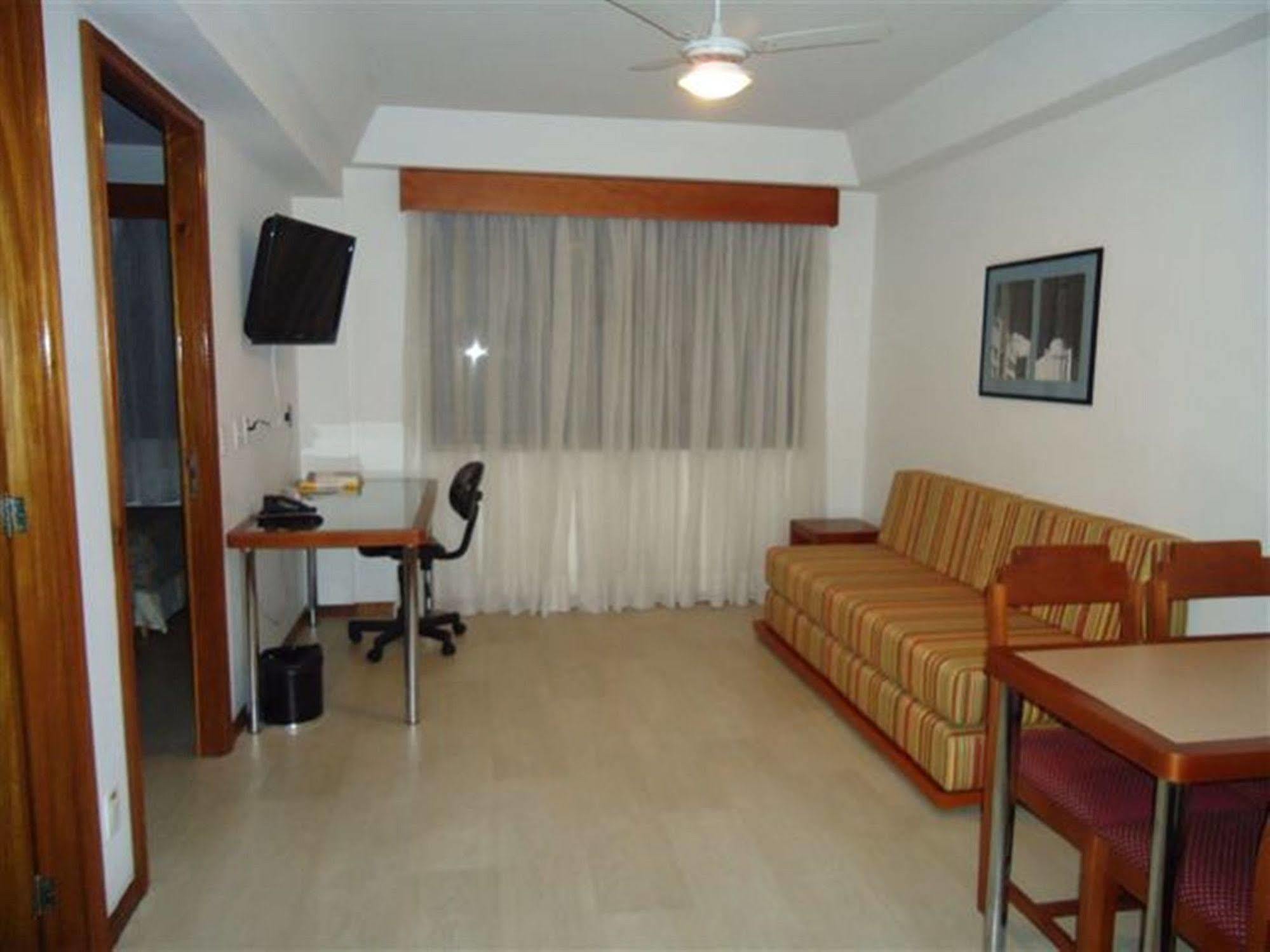 Collins Trade Hotel بورتو أليغري المظهر الخارجي الصورة